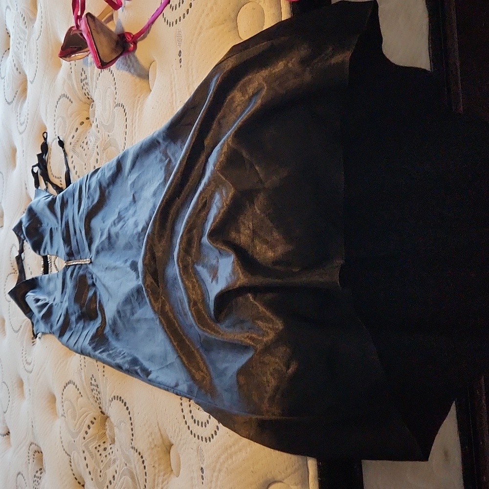 Prom dress - Picture 2 of 2